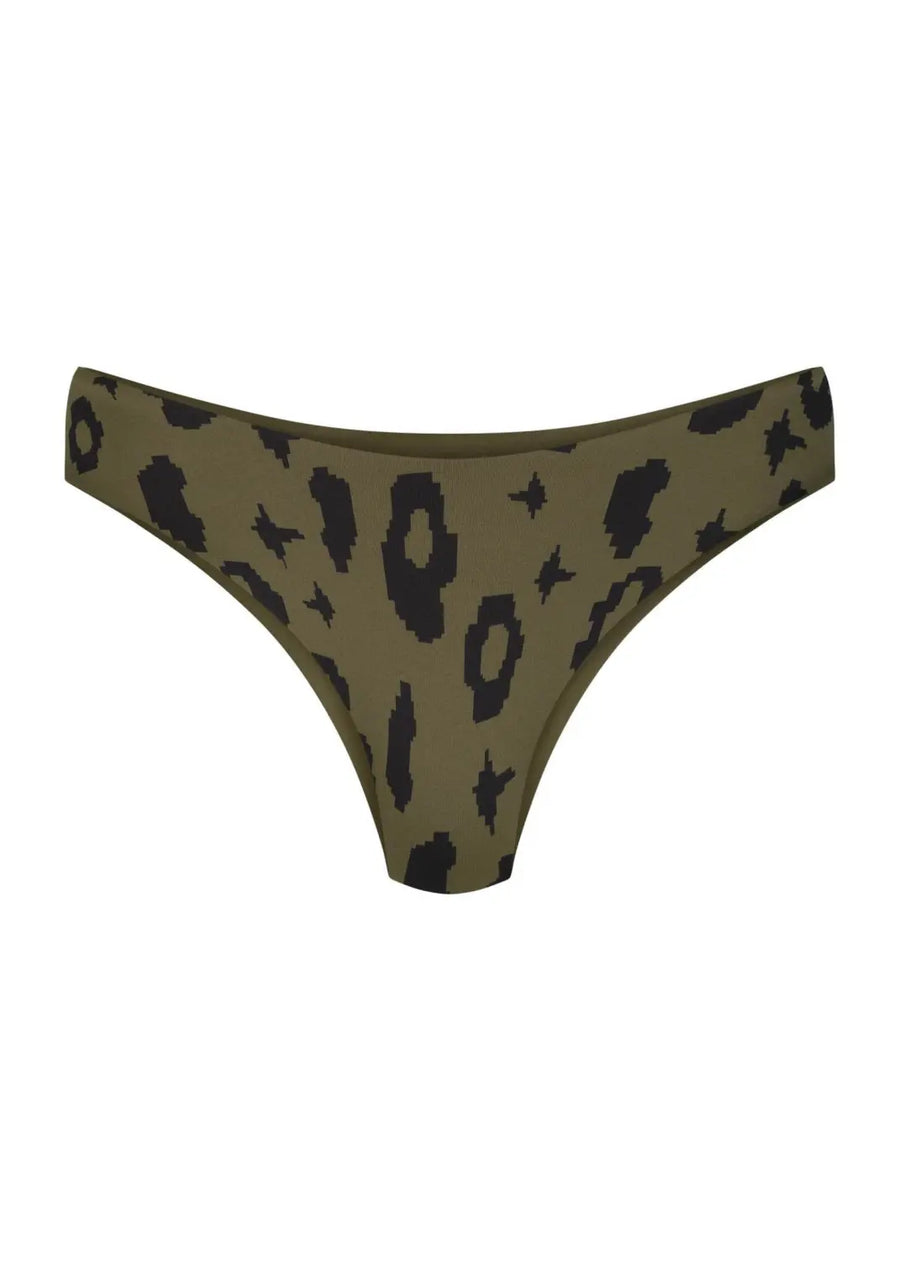 nachhaltige bikini bottom arpoador green leopard moss, sustainable swimwear, reversible swimwear