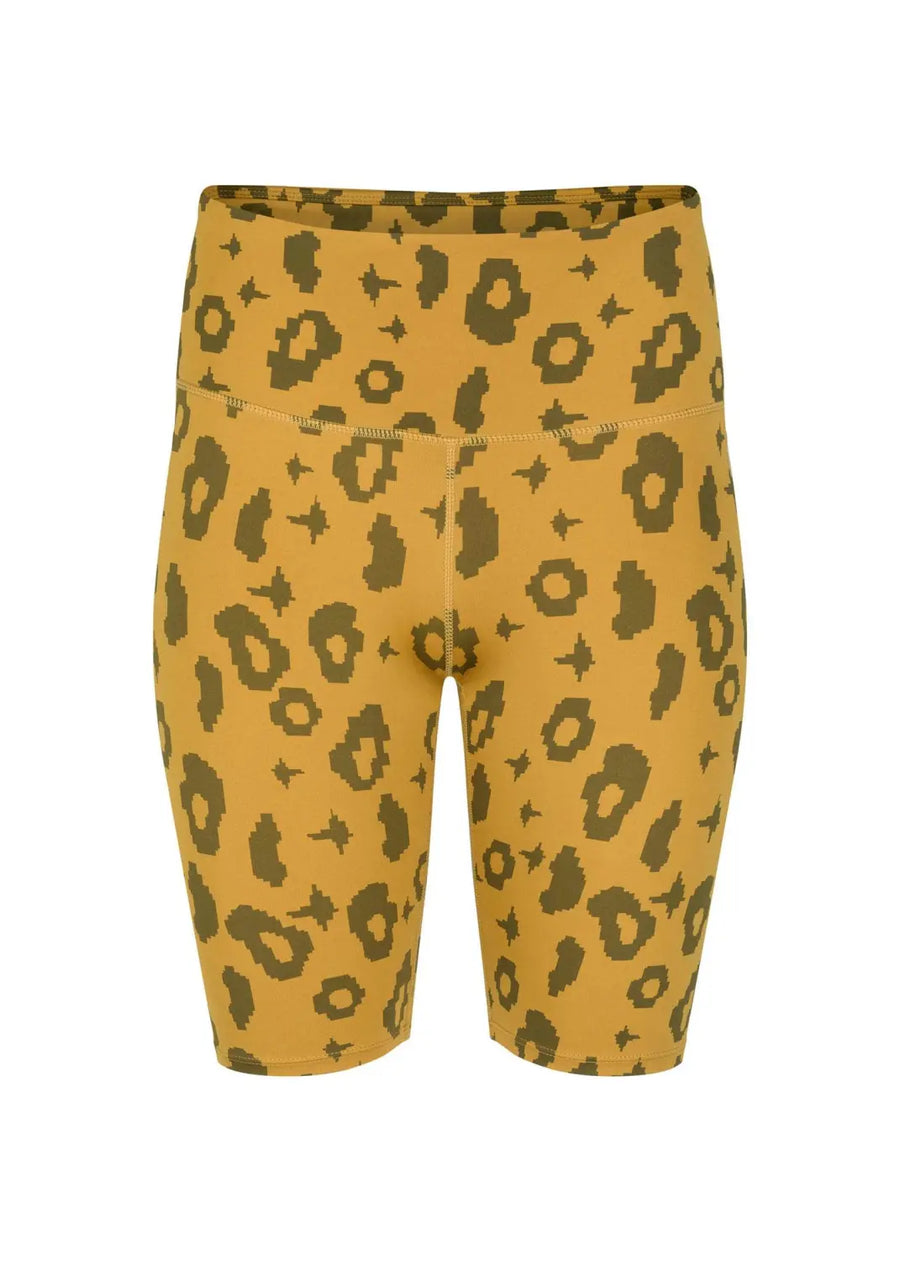 boochen eco-friendly bike shorts in yellow leopard, sustainable fashion, sustainable leggings, shorts, nachhaltige shorts im gelb Leopard