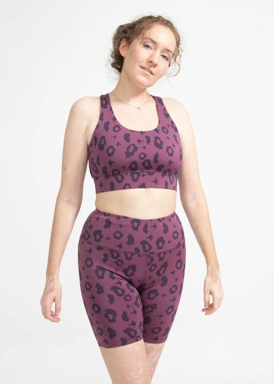 boochen eco-friendly sportsbra, yoga top, sportsbh, sustainable activewear, sustainable sportstop, nachhaltige sportsbh in lila leopard print