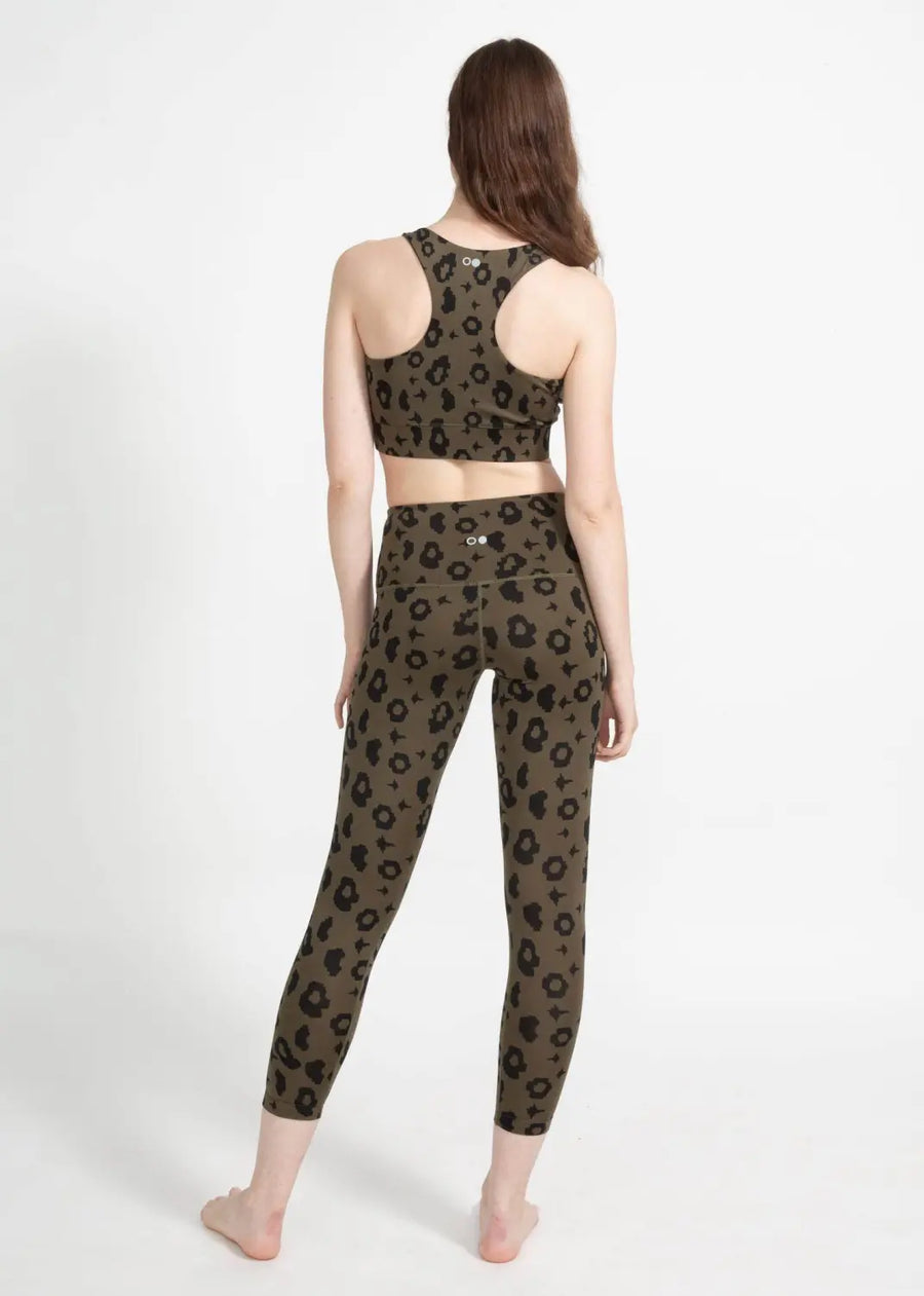 boochen eco-friendly leggings in green leopard, sustainable fashion, sustainable leggings, yoga, nachhaltige leggings im grün Leopard